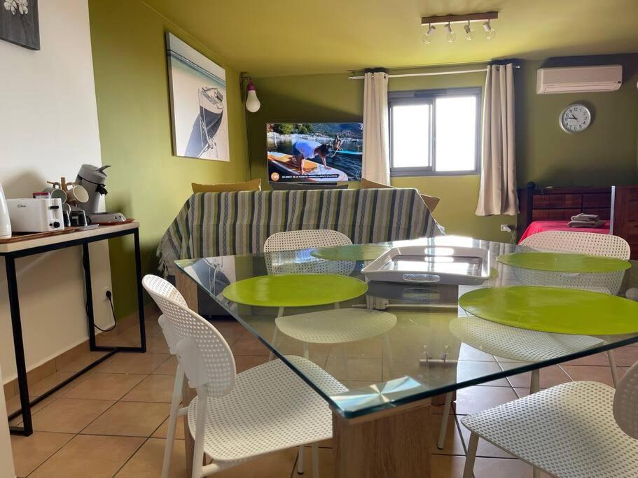 Immense Studio 51 Jusqu'A 4 Personnes Avec Vue Mer Saint-Denis Exteriér fotografie