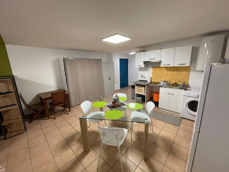 Immense Studio 51 Jusqu'A 4 Personnes Avec Vue Mer Saint-Denis Exteriér fotografie
