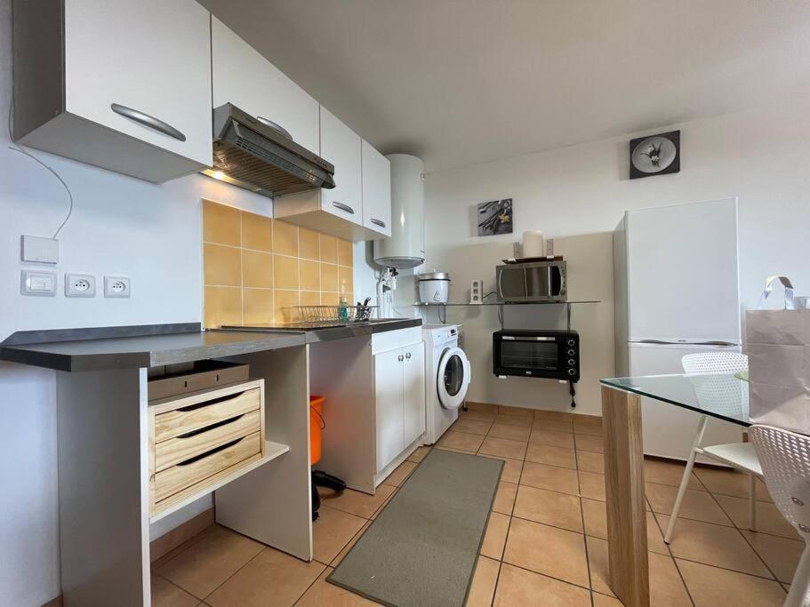 Immense Studio 51 Jusqu'A 4 Personnes Avec Vue Mer Saint-Denis Exteriér fotografie