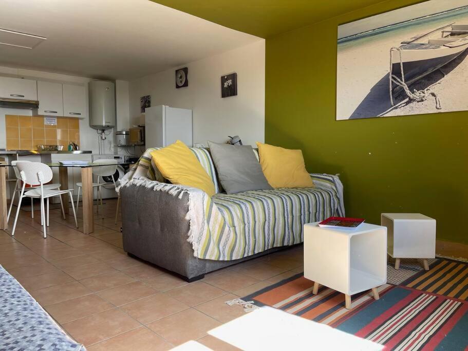 Immense Studio 51 Jusqu'A 4 Personnes Avec Vue Mer Saint-Denis Exteriér fotografie
